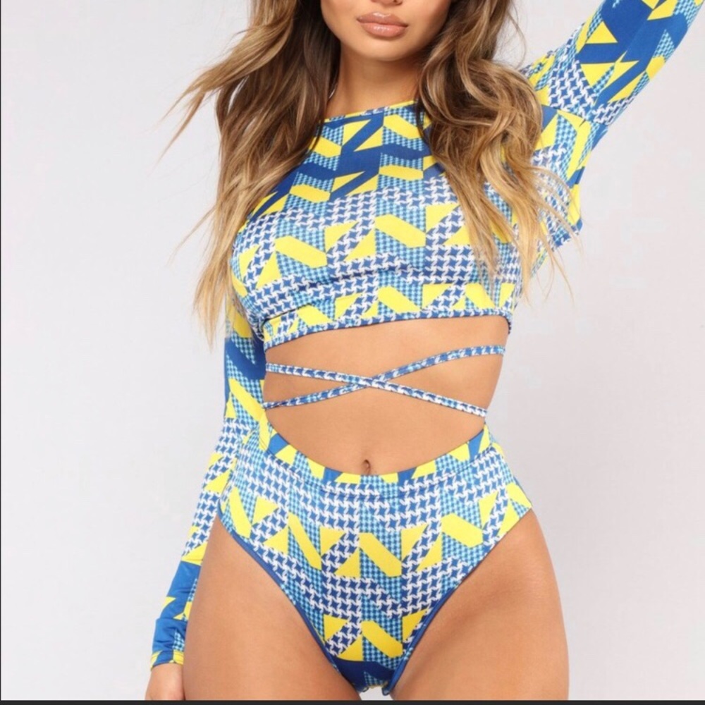 Fashion nova swimwear